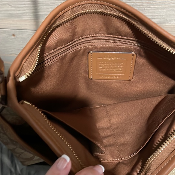 Coach Crossbody - Picture 4 of 6